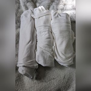 3 White Gildan White T Shirts